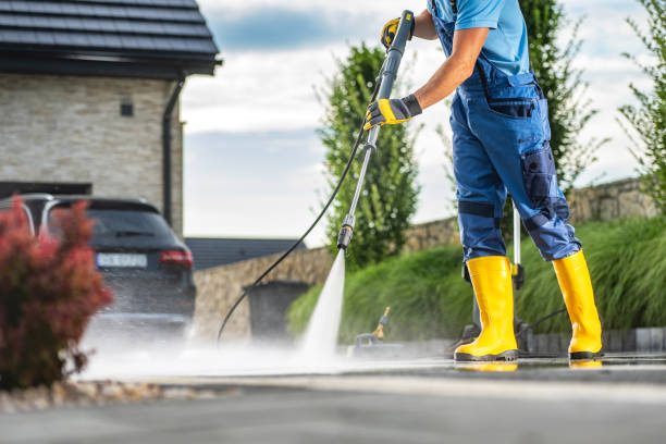 Best Gutter Cleaning  in Strathmore, NJ